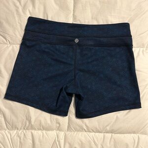 Lululemon yoga shorts size 8